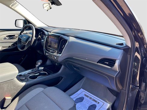 Used 2021 Chevrolet Traverse LT image 29