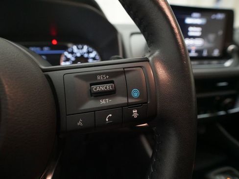 Used 2024 Nissan Rogue SV w/ SV Premium Package AWD/4WD image 19