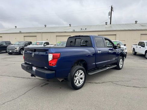 Used 2016 Nissan Titan SL image 11