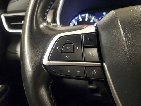 Used 2022 Toyota Highlander XLE image 23