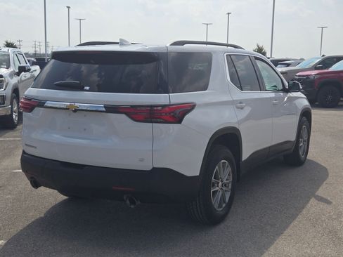 Used 2023 Chevrolet Traverse LT FWD image 3