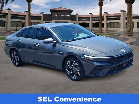 Certified 2025 Hyundai Elantra SEL FWD image 2
