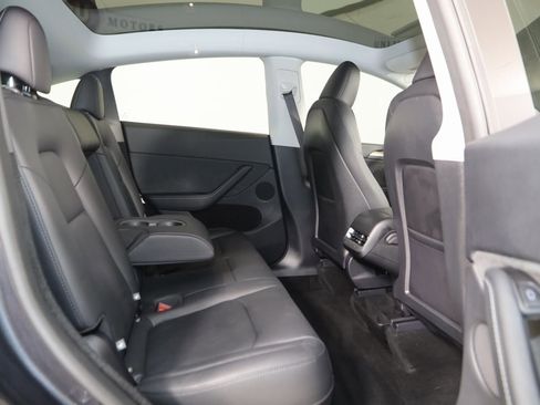 Used 2025 Tesla Model Y Long Range image 15