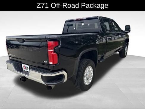 Used 2025 Chevrolet Silverado 2500 LTZ w/ LTZ Convenience Package AWD/4WD image 8