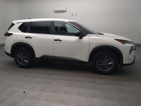 Used 2024 Nissan Rogue S AWD/4WD image 11