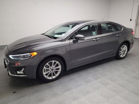 Used 2019 Ford Fusion Energi Titanium image 2