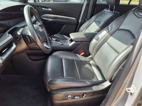 Used 2025 Cadillac XT4 Premium Luxury image 24