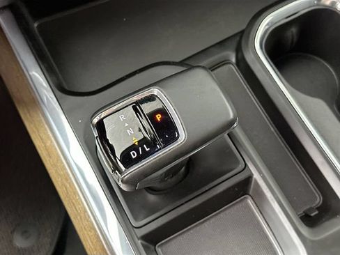 Used 2025 Chevrolet Silverado 1500 High Country w/ Midnight Edition AWD/4WD image 15