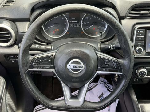 Used 2022 Nissan Versa S w/ Trunk Package FWD image 19