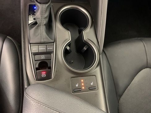 Used 2024 Toyota Camry XSE image 25