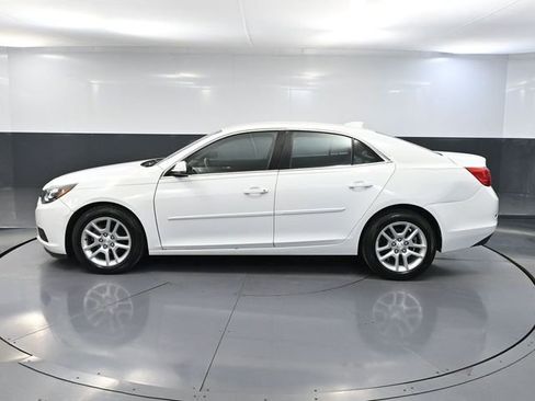 Used 2016 Chevrolet Malibu LT w/ Power Convenience Package image 9