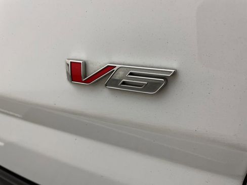 Used 2022 Chevrolet Colorado Z71 w/ Safety Package image 8