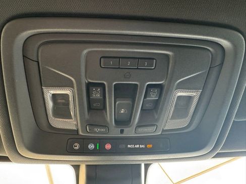 Used 2019 Chevrolet Silverado 1500 High Country w/ Technology Package image 24