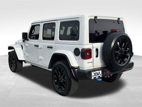 Used 2024 Jeep Wrangler Unlimited Sahara image 25