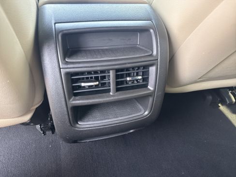 Used 2019 Cadillac XT5 AWD image 17