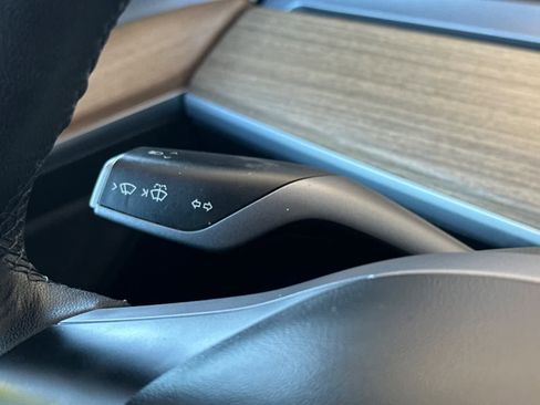 Used 2021 Tesla Model 3 Standard Range Plus image 29