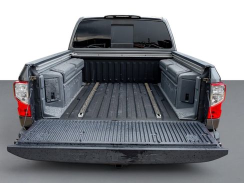 Used 2017 Nissan Titan SL AWD/4WD image 58