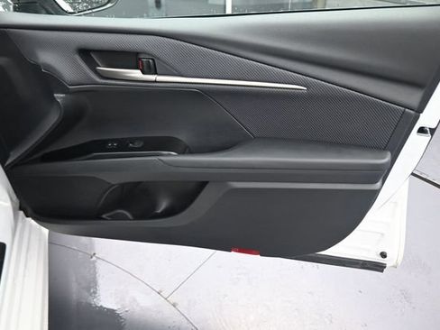 Used 2026 Toyota Camry SE FWD image 13