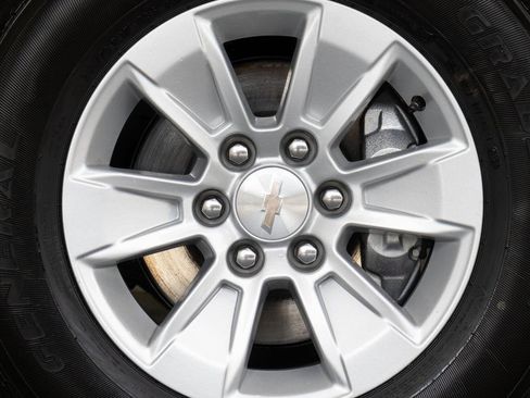Used 2025 Chevrolet Silverado 1500 LT RWD image 10