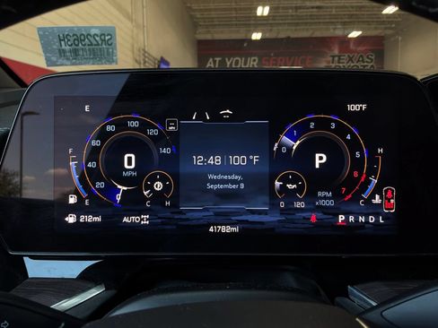 Used 2025 Chevrolet Tahoe Z71 AWD/4WD image 48