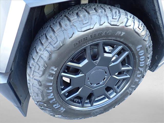 Used 2024 Tesla Cybertruck AWD Crew Cab image 7