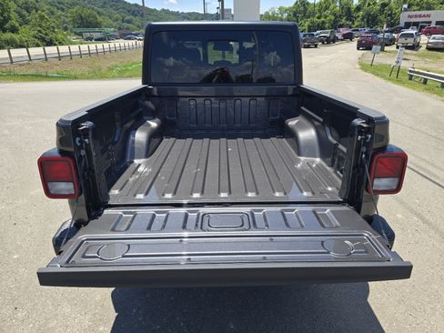 New 2026 Jeep Gladiator Sport AWD/4WD image 14
