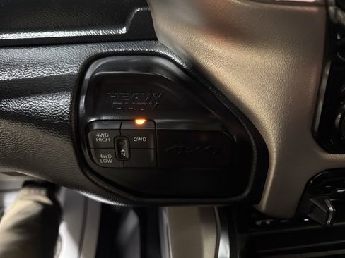 Used 2019 RAM 3500 Laramie image 10