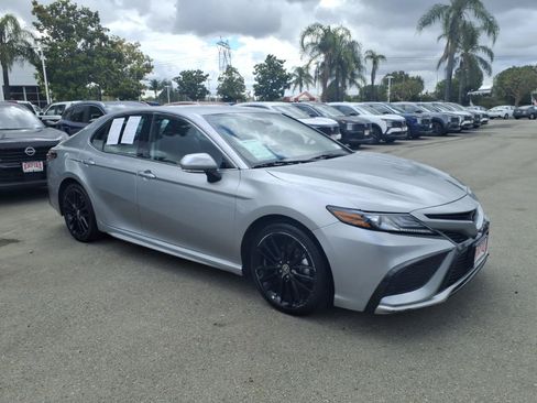 Used 2023 Toyota Camry XSE FWD image 4