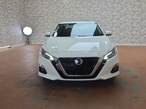 Used 2021 Nissan Altima 2.5 Platinum AWD/4WD image 2