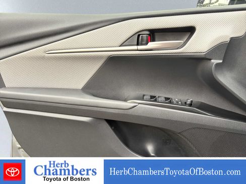 Used 2026 Toyota Camry SE w/ Convenience Package AWD/4WD image 15