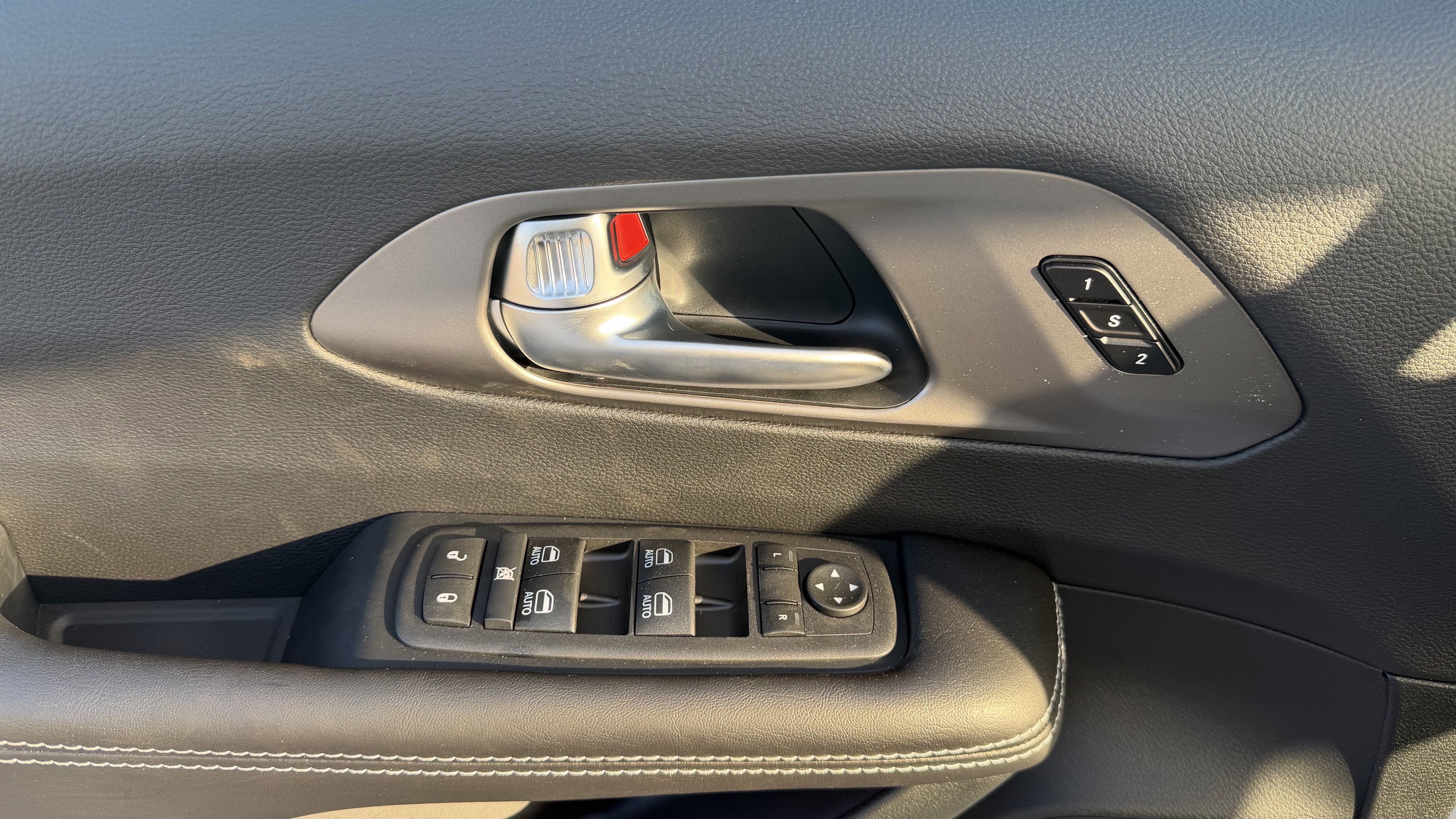 New 2027 Chrysler Pacifica Select w/ Family Tech Group FWD image 13