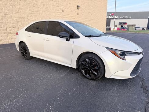 Used 2020 Toyota Corolla LE image 7