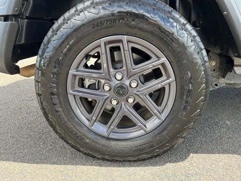 Used 2025 Jeep Wrangler Unlimited Sport AWD/4WD image 25