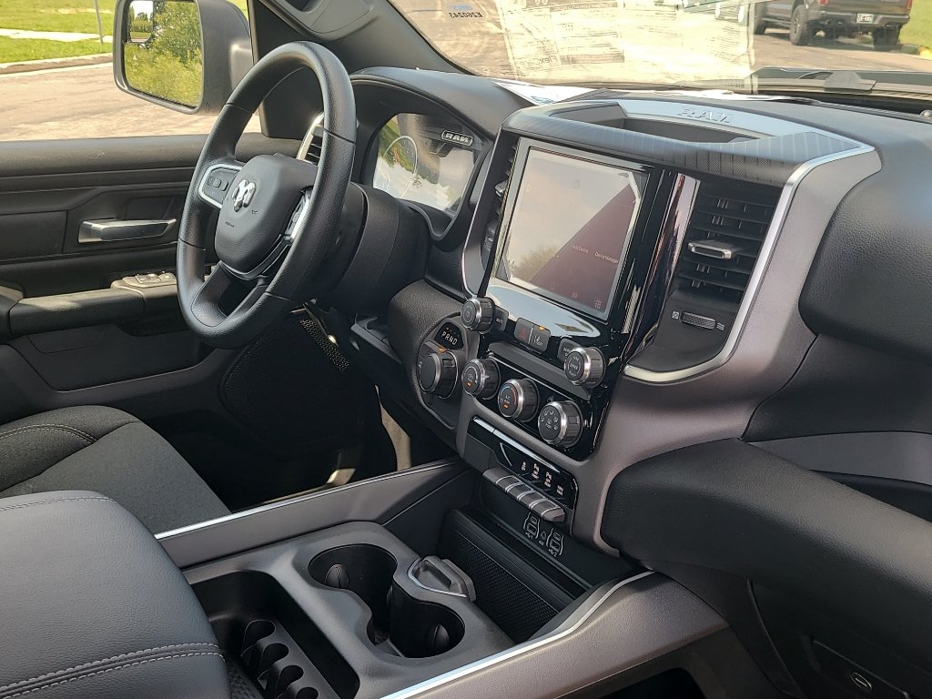 New 2026 RAM 1500 Express AWD/4WD image 26