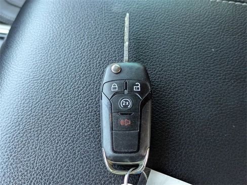 Used 2017 Ford F250 Lariat w/ Chrome Package image 31