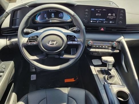 New 2026 Hyundai Elantra SEL Sport FWD image 6