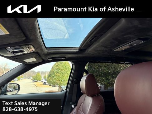 Used 2025 Kia Telluride AWD image 14