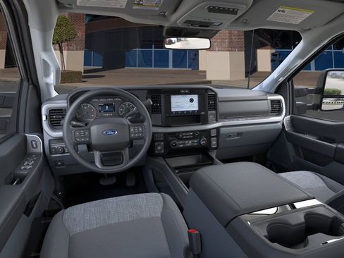 New 2025 Ford F250 XLT w/ FX4 Off-Road Package image 9