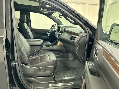 Used 2023 Chevrolet Tahoe High Country w/ LPO, Illumination Package image 24