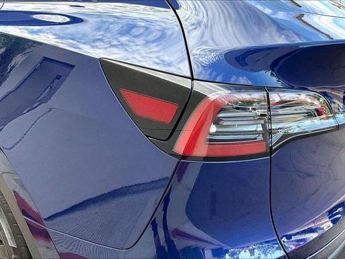 Used 2025 Tesla Model Y Long Range RWD image 30