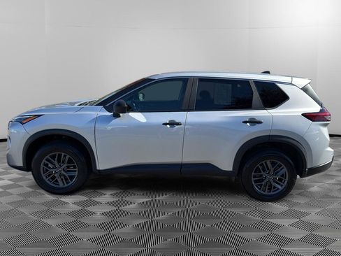 Used 2024 Nissan Rogue S image 4