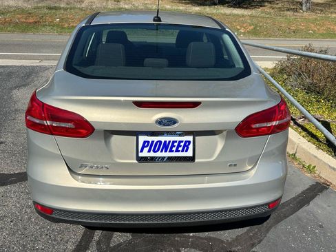 Used 2016 Ford Focus SE FWD image 8