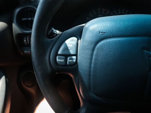 Used 1998 Pontiac Firebird Formula w/ Opt Pkg image 19