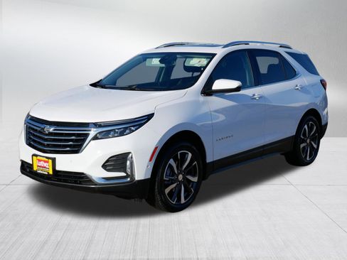 Used 2023 Chevrolet Equinox Premier image 3