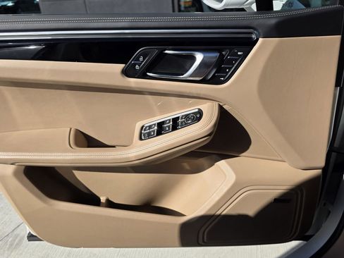 Used 2025 Porsche Macan S image 24
