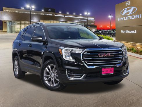 Used 2024 GMC Terrain SLT AWD/4WD image 3
