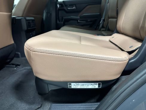 Used 2025 Toyota 4Runner Limited image 44