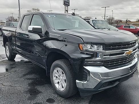Used 2020 Chevrolet Silverado 1500 LT w/ Trailering Package image 2