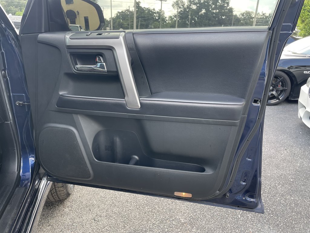 Used 2018 Toyota 4Runner Limited AWD/4WD image 39