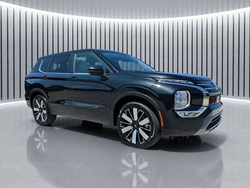 New 2026 Mitsubishi Outlander SE FWD image 2